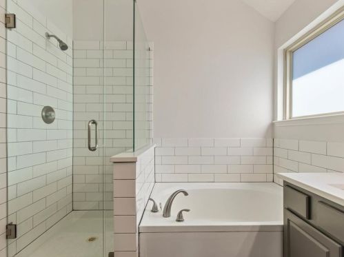 5064 San Jacinto Dr, Fort Worth TX 76137-5537 exterior