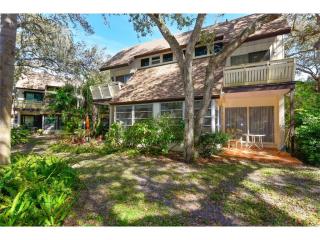 2204 Circlewood Dr, Sarasota, FL 34231-5741