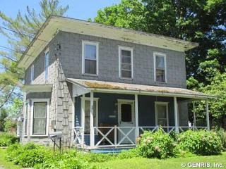 28 Washington St, Dundee, NY 14837-1017