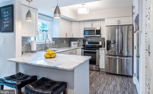 206 Wedgefield Cir, New Castle, DE 19720-3750
