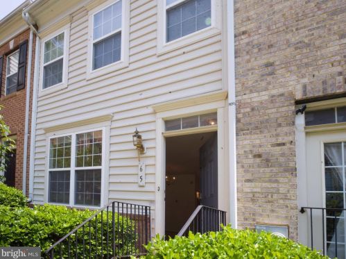 65 Danbury St, Washington, DC 20032-5874