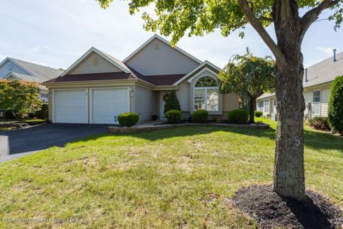 58 Foxwood Rd, Lakewood, NJ 08701-5728