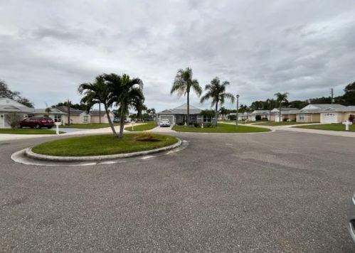 676 Malayan Ct, Fort Pierce FL  34982-3938 exterior