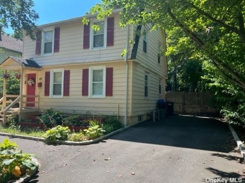 49 Tower St, Huntington Station, NY 11746-1234