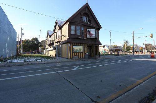 2625 North Ave, Milwaukee, WI 53205-1056