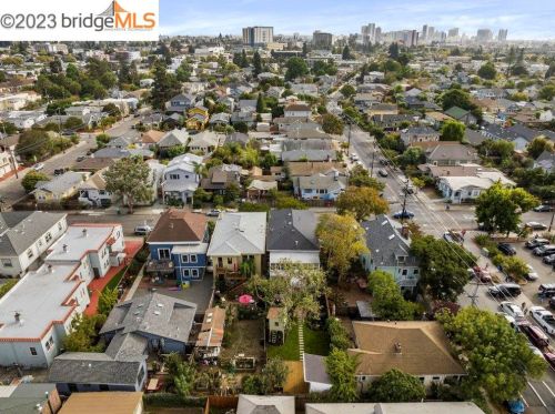 418 45 St, Oakland CA 94609-2135 exterior