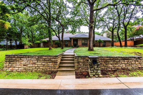 4 Highview Cir, Denton, TX 76205-8532