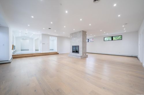 501 Saddle Rdg Rd, Woodsburgh NY  11598-1553 exterior