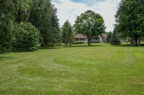 25520 Deer Rdg Trl, Waterford WI  53185-4854 exterior