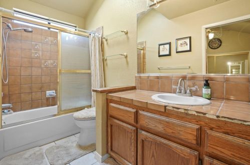 937 Bordeaux Dr, Modesto CA  95351-4433 exterior