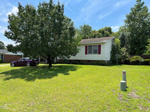 811 Muskegon Dr, Fayetteville, NC 28311-0139