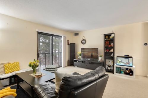 12 Village Way, Natick, MA 01760-3916