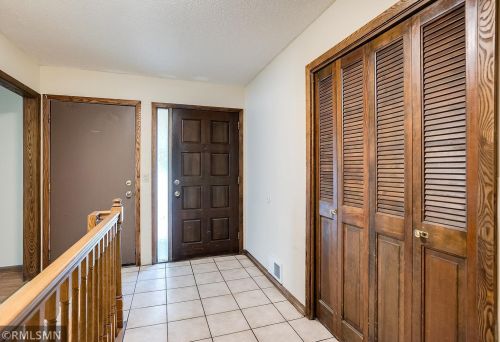 5917 29th Pl, Minneapolis, MN 55422-2559