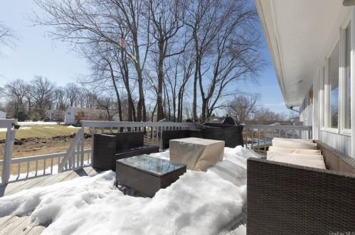 51 Bluebird Dr, Congers, NY 10920-2627