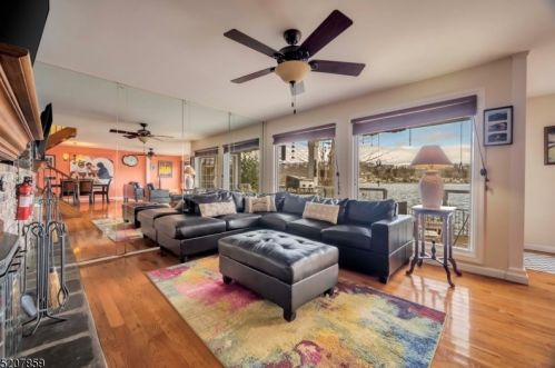 16 Maple Pkwy, Sparta NJ  07871-2011 exterior