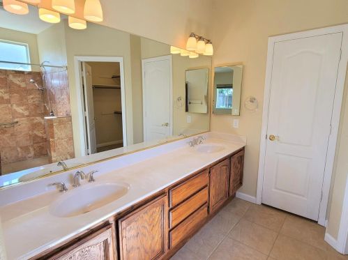 99 Ainsworth Way, Folsom CA  95630-7600 exterior