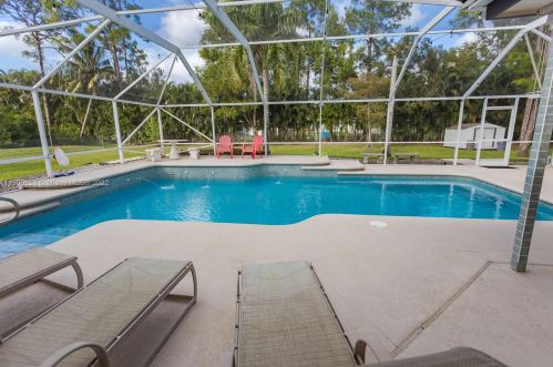 16745 Wiltshire Dr, Town Of Loxahatchee Groves FL  33470-4060 exterior