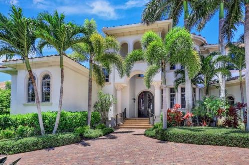1940 6th St, Naples FL  34102-7518 exterior