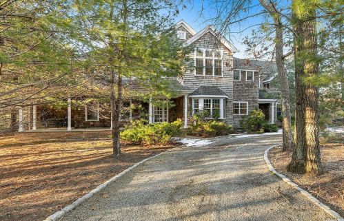 2 Jasons Ln, East Hampton, NY 11937-4618