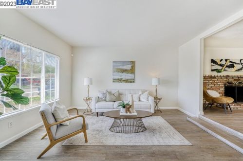 1549 Woodland Dr, West Pittsburg CA  94565-5633 exterior