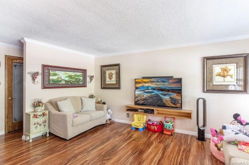 98-1739 Kaahumanu St, Aiea, HI 96701