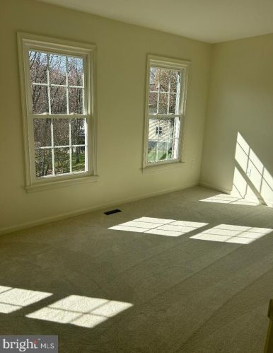 3123 Rivanna Ct, Woodbridge, VA 22192-3373