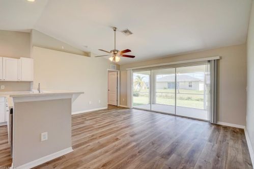 305 25th Ave, Cape Coral FL  33993-7577 exterior