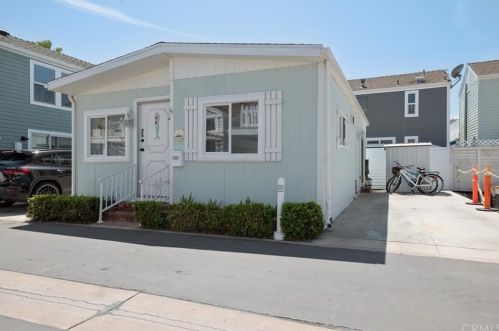 42 El Paseo St, Newport Beach CA  92663-4426 exterior