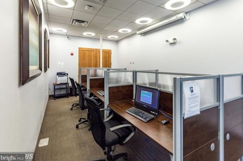 2202 Margraf Cir, Woodbridge VA  22191-4071 exterior