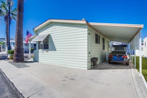 8545 Mission Gorge Rd, Santee CA  92071-3617 exterior