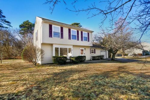 576 Kirk Ln, Bricktown, NJ 08724-1291