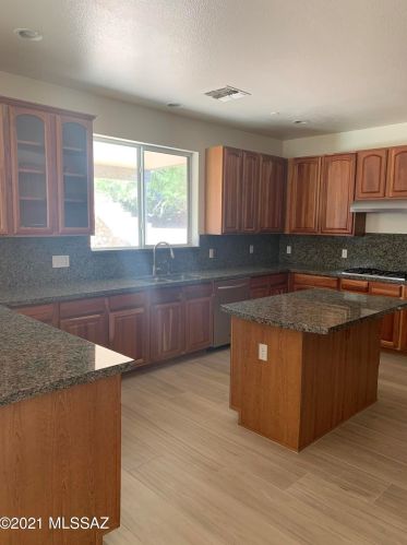 8167 Eagle Heart Ct, Tucson AZ  85757-1655 exterior