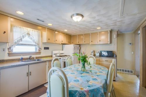 39 Sewell Rd, South Kingstown RI  02882-5215 exterior