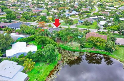 1109 Alhambra Cir, Naples FL 34103-3291 exterior