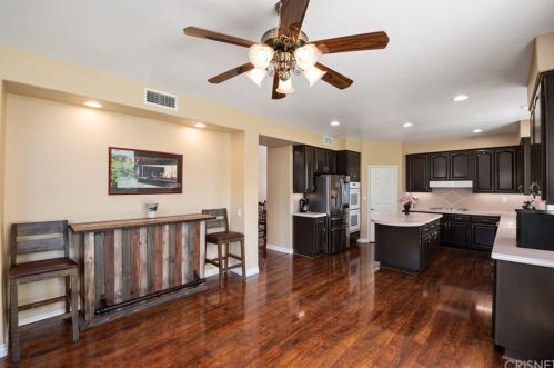 490 Tree Hollow Ct, Simi Valley CA  93065-7311 exterior