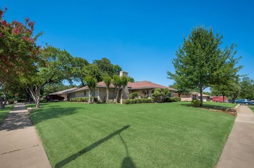 2117 Sandy Ln, Irving TX  75060-5642 exterior