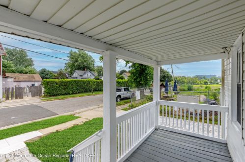 17 Lloyd St, East Freehold, NJ 07728-2457