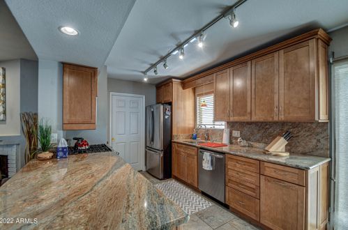 8219 Crestwood Way, Scottsdale AZ  85250-7311 exterior