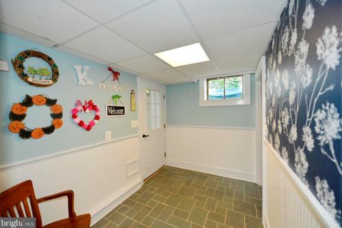 100 Colonial Hwy, Hamilton VA  20158-9012 exterior