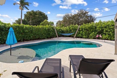 413 Philadelphia Dr, Jupiter FL  33458-4245 exterior