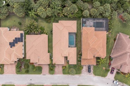 1729 Belmont Cir, Vero Beach, FL 32968-6714