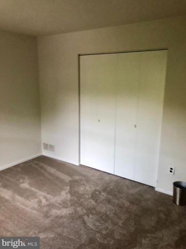 311 Stone Hurst Ct, New Castle DE  19720-3947 exterior