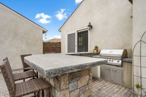 1932 Montair Ave, Long Beach CA  90815-3011 exterior