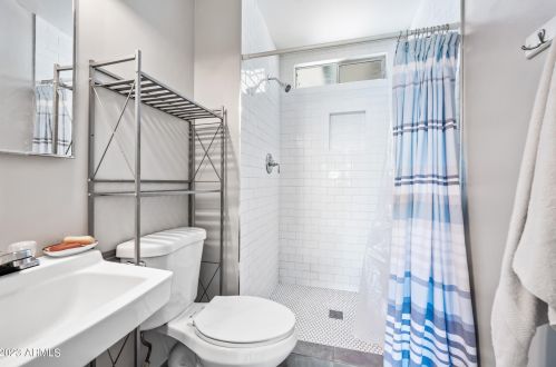 4150 18 Ave, Phoenix AZ 85015-3840 exterior