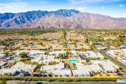 1840 Sandcliff Rd, Palm Springs CA  92264-4844 exterior