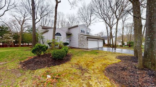 3 Arbor Field Way, Lake Grove, NY 11755-1832