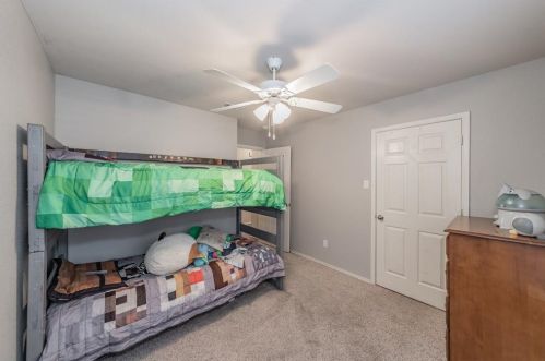 916 Raleigh Path Rd, Denton TX 76208-2907 exterior