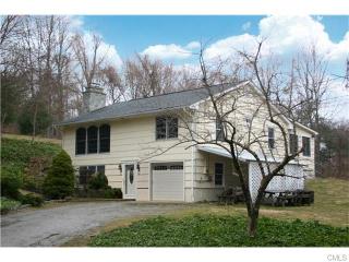 42 Donnelly Dr, Ridgefield CT  06877-5611 exterior