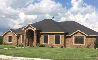 246 Deer Meadow Dr, Alice, TX 78332-7164