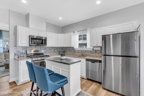 25 Miller St, Monmouth Hills NJ  07732-1751 exterior